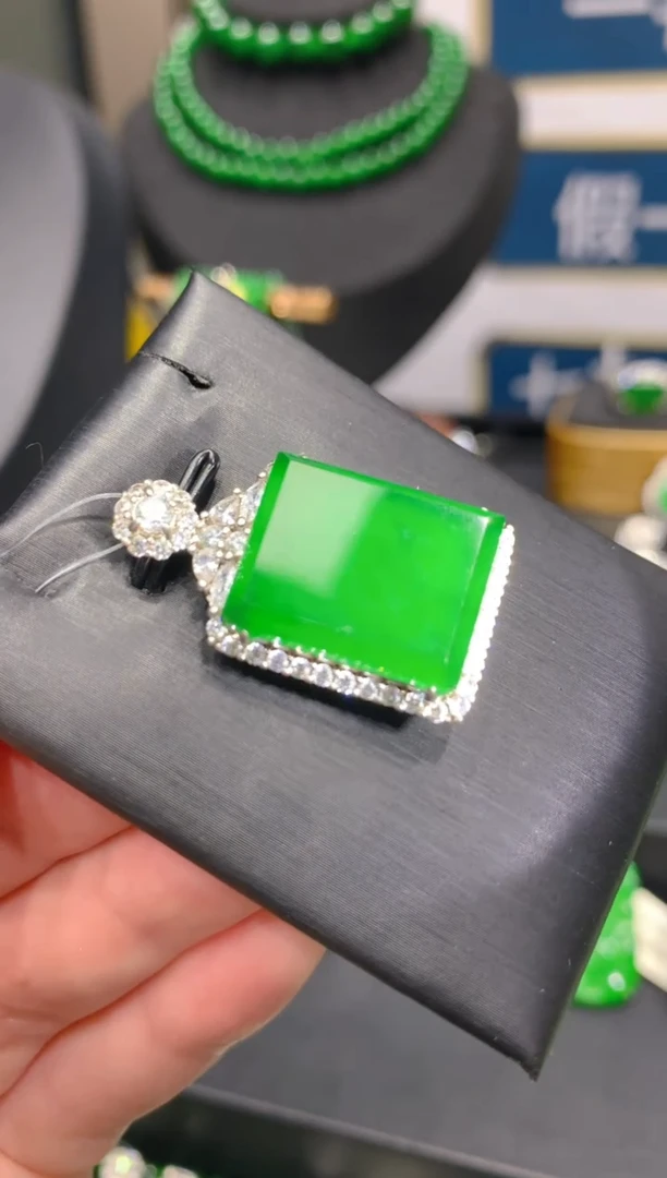 颈饰银S925镶嵌翡翠12一季