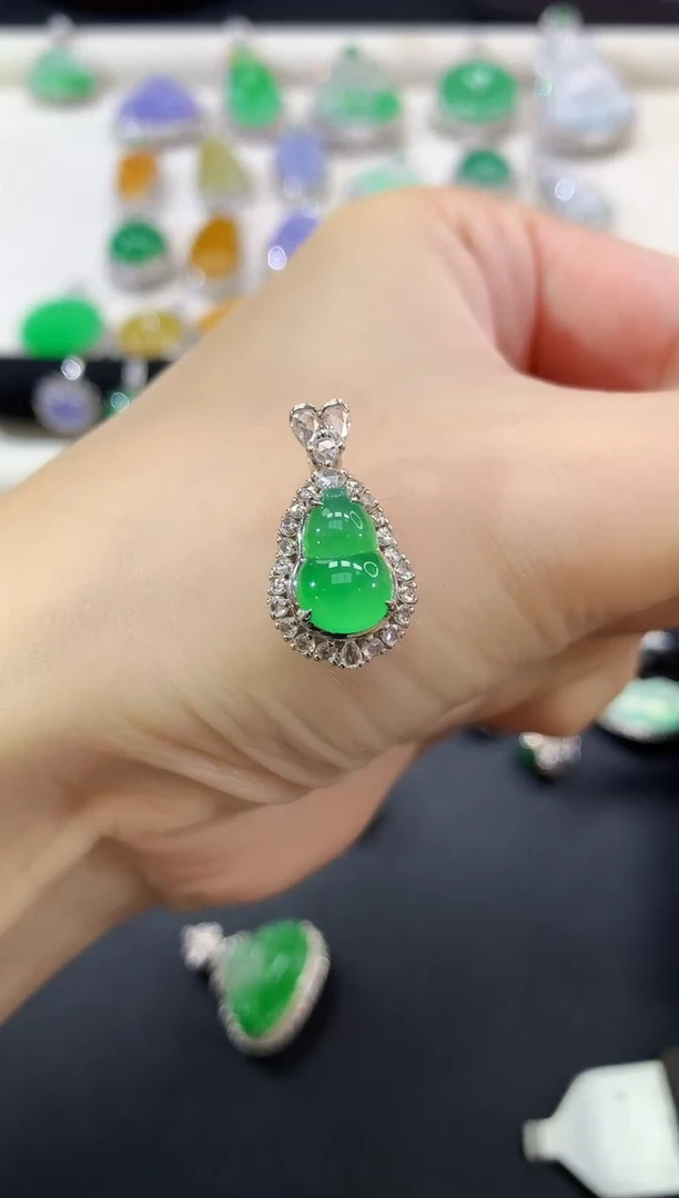翡翠18K金镶嵌吊坠(不含链)葫芦|9800
