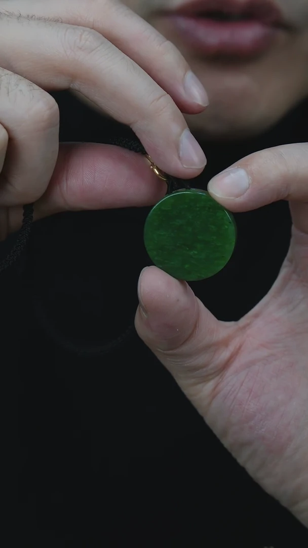 【闪购商品】和田玉吊坠(赠链)未镶嵌圆牌