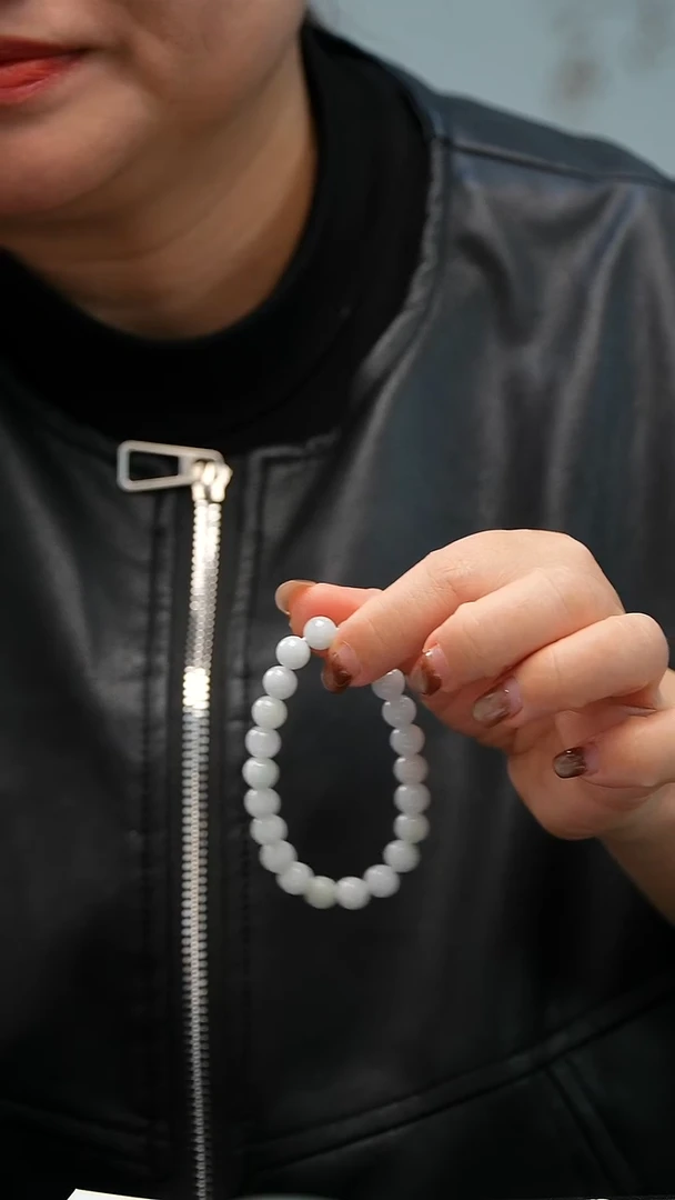 颈饰未镶嵌翡翠手串卡8+