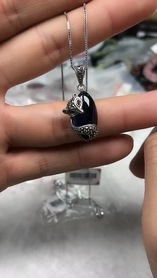 【闪购商品】红宝石颈饰银S925镶嵌蓝刚玉吊坠