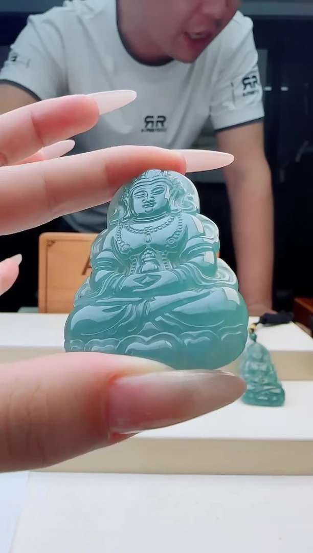 颈饰未镶嵌翡翠多样性发其中一