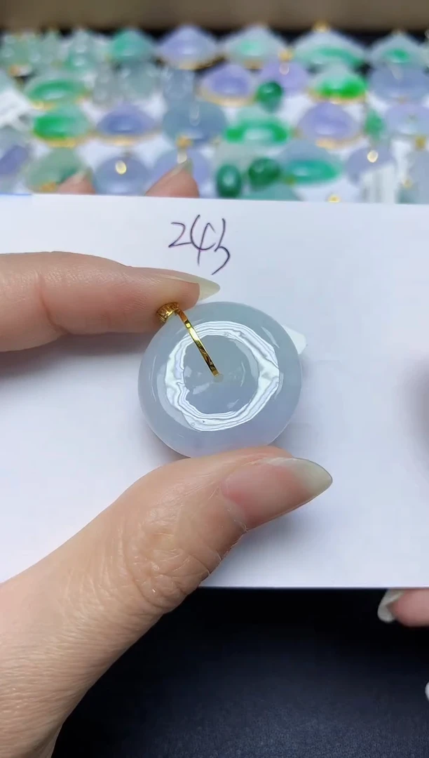 翡翠18K金镶嵌颈饰 天然缅甸翡翠A货