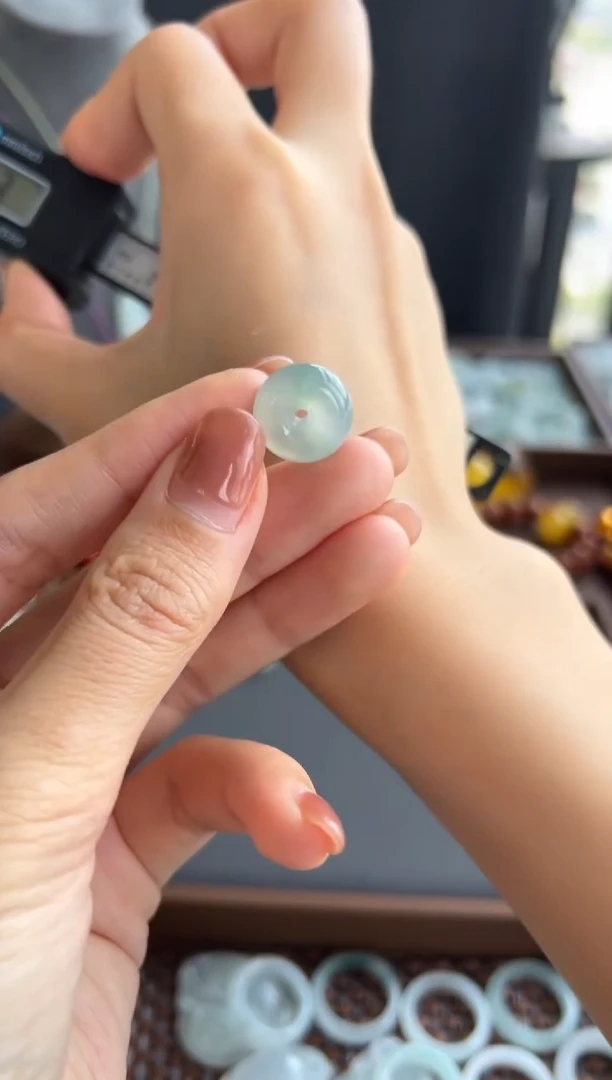 翡翠未镶嵌颈饰Q10号买断