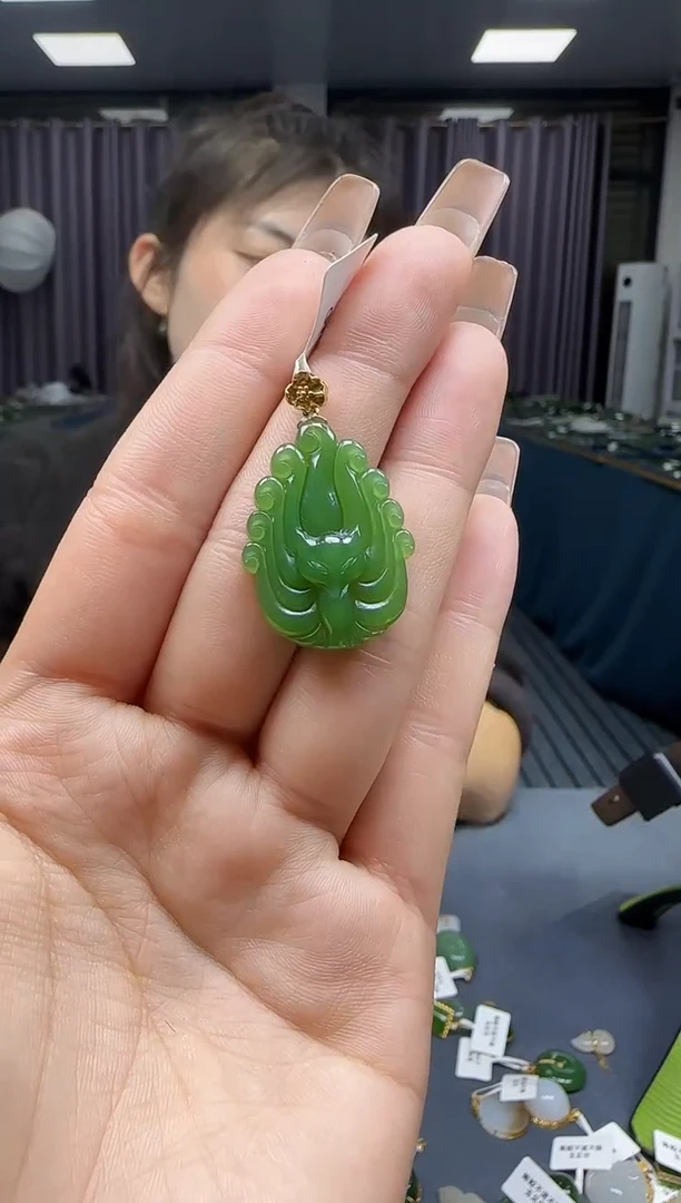 【闪购商品】和田玉挂件18K金镶嵌1