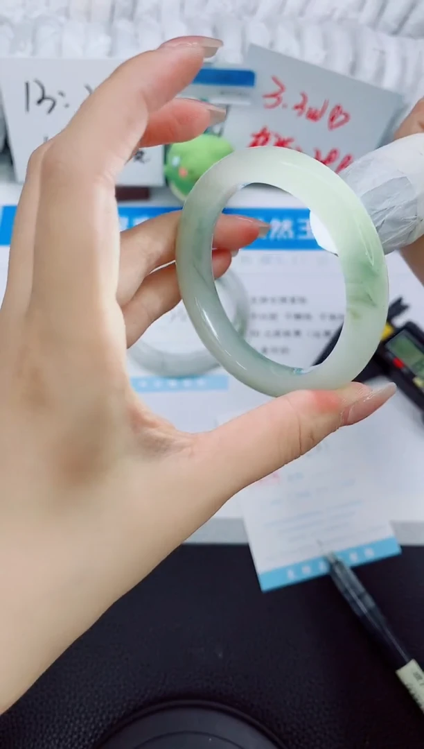 石英质玉手镯未镶嵌220-54.1