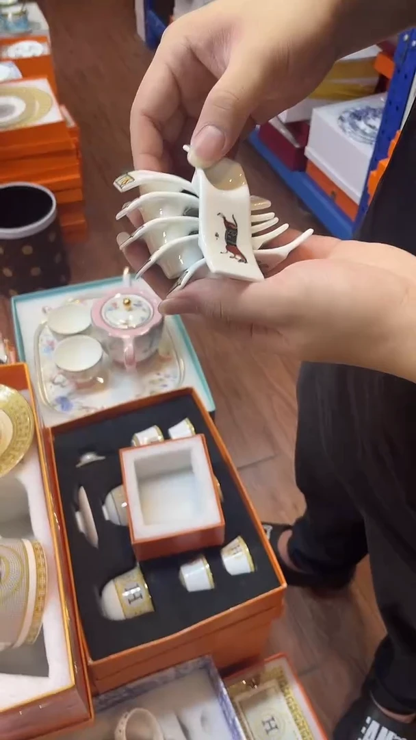 杯鸿辉家品牌瓷器，京东包邮！