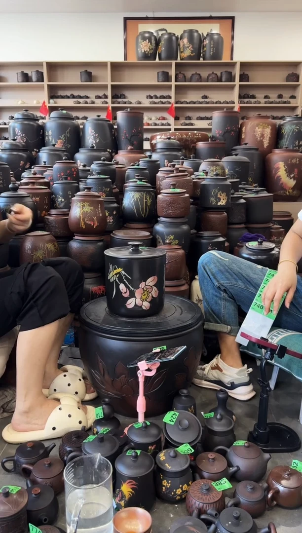罐瑕疵茶叶罐 彩填小八饼  739