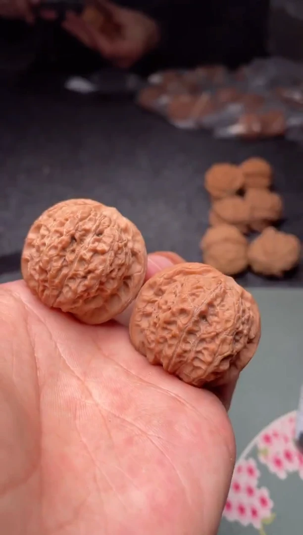 把件文玩核桃a16  血麒麟    36尺