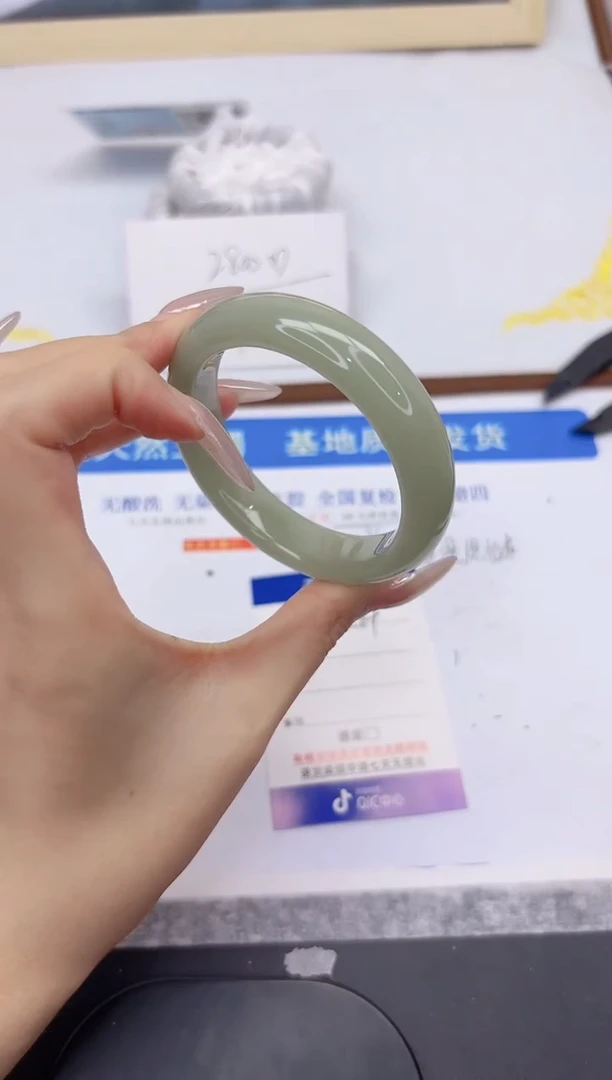 未镶嵌手镯石英质玉L14-56.2