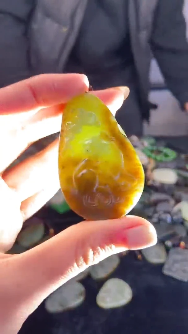 颈饰未镶嵌和田玉1