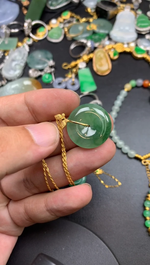 颈饰18K金镶嵌翡翠诺yang商品不退不换