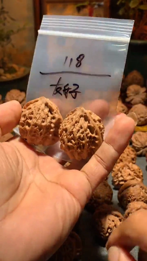 把件桃核友* 金牛 40  尺寸磕尖瑕疵处理左右打底不退不换
