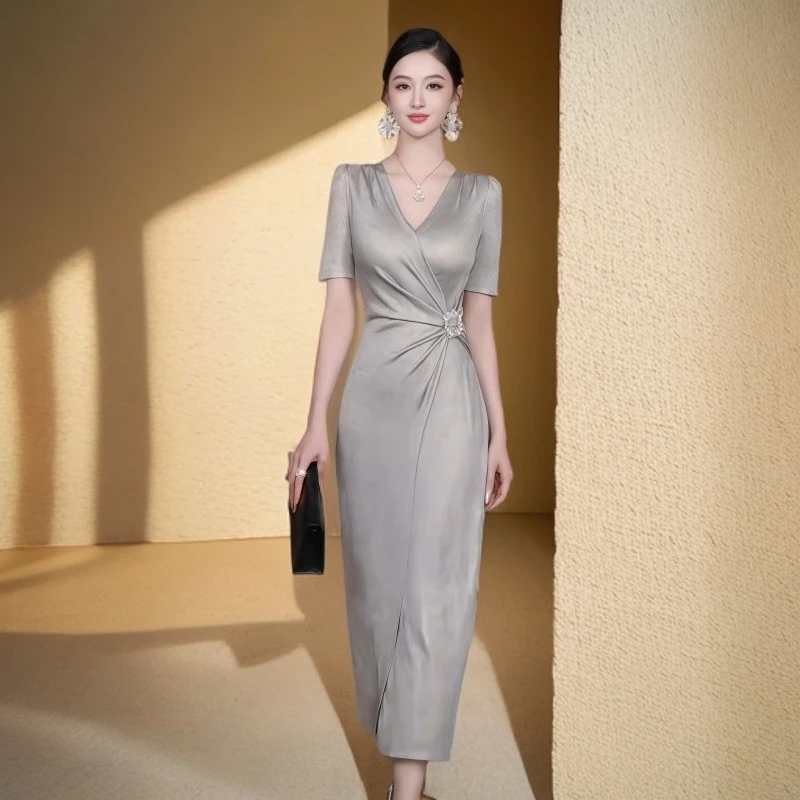 法式轻奢高级感修身气质女神范连衣裙女夏季长裙子轻熟风灰色V领