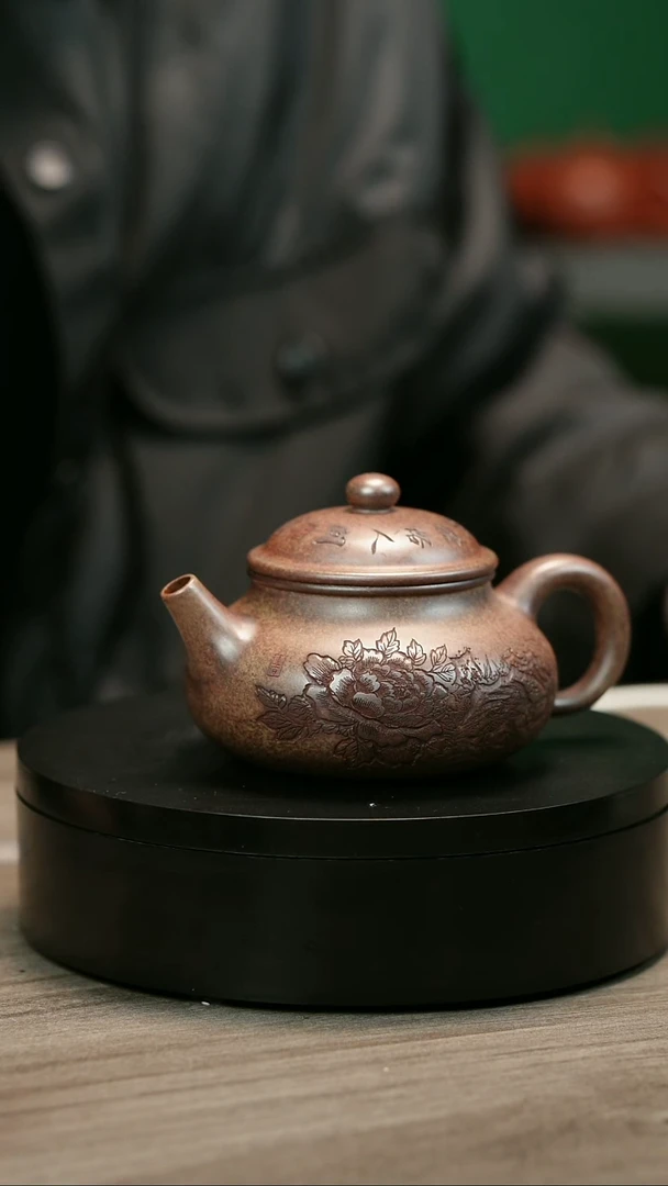 茶壶紫砂田**业H1984李琴刻绘柴烧容天