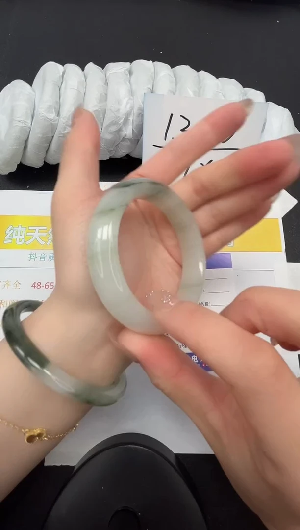 【闪购商品】石英质玉手镯合金154-54.3