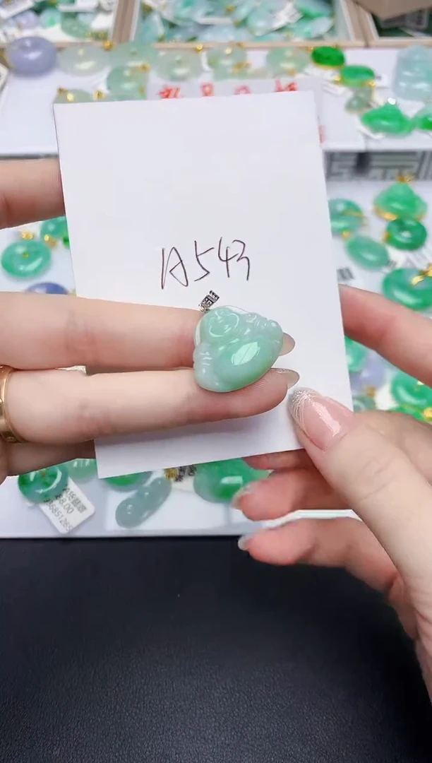 翡翠未镶嵌颈饰天然缅甸A货翡翠