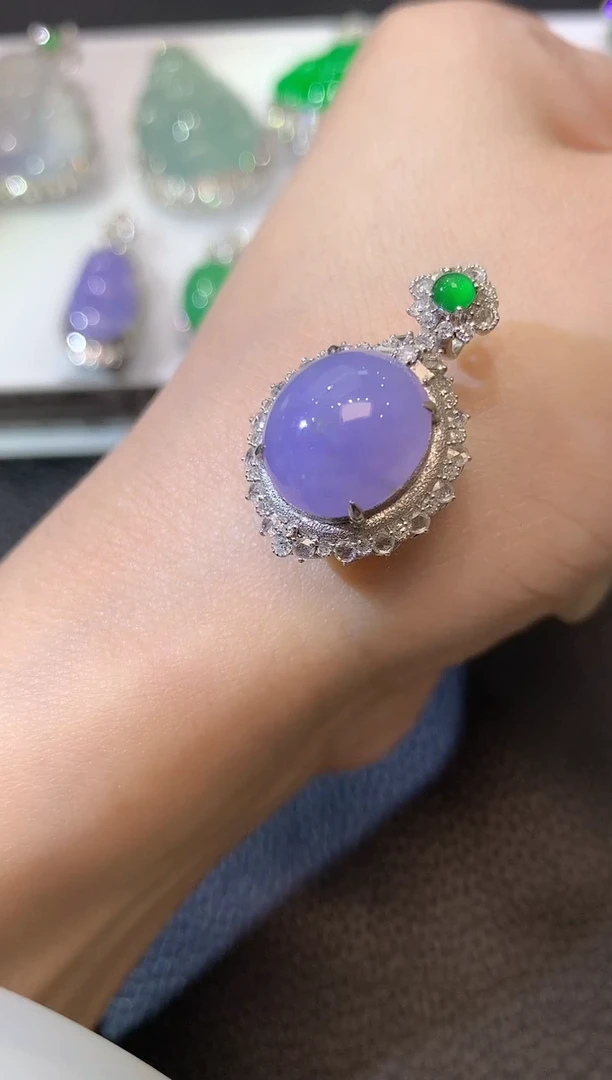 翡翠18K金镶嵌吊坠(不含链)C10翡翠紫货有一定色差