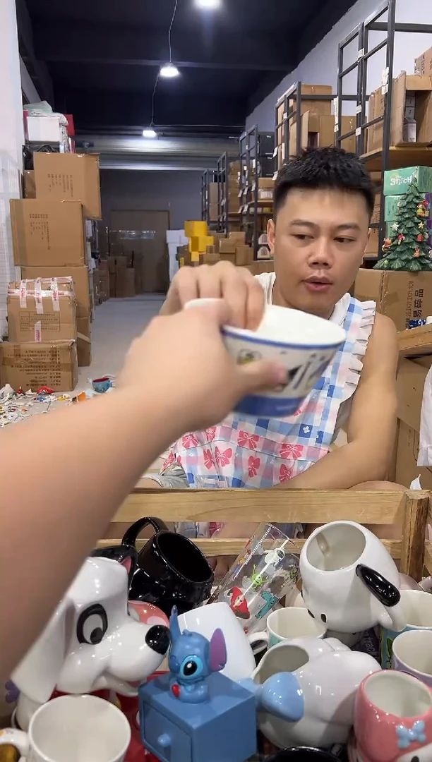 瓷片蓝色三利鸥碗
