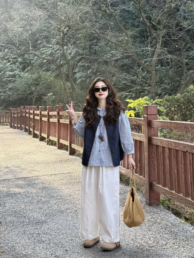 2025早秋新款韩系穿搭慵懒风格子衬衫蓝色马甲休闲裤显瘦三件套女