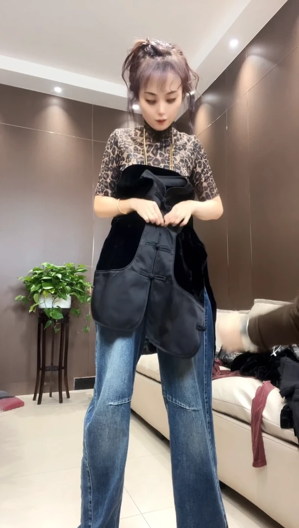 大漂亮拼接盘扣外套