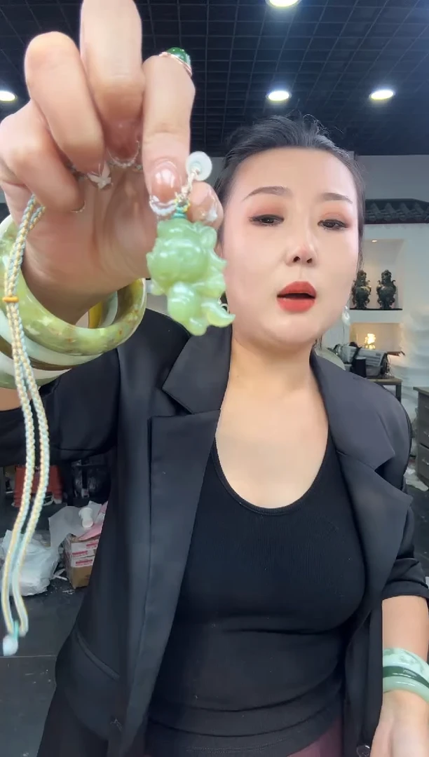 【闪购商品】岫玉颈饰未镶嵌湖水绿【马】