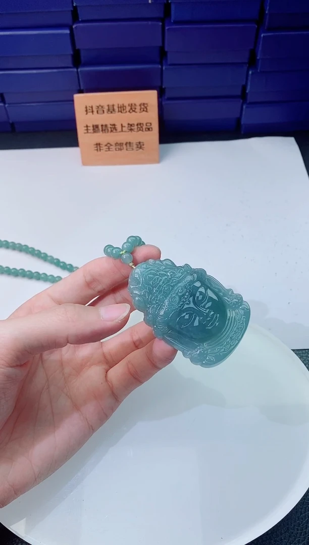 翡翠未镶嵌颈饰1111111111