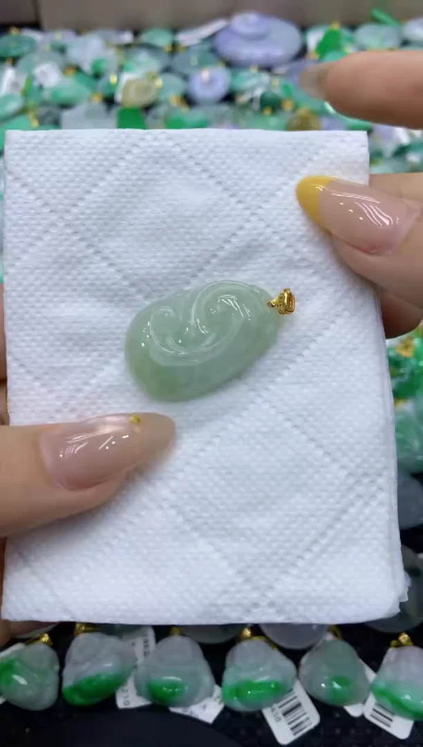 颈饰未镶嵌翡翠天然缅甸翡翠A货