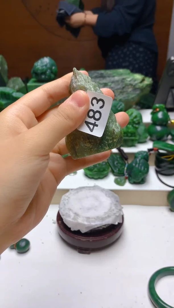 未镶嵌和田玉（碧玉）珠宝半成品徐***️0