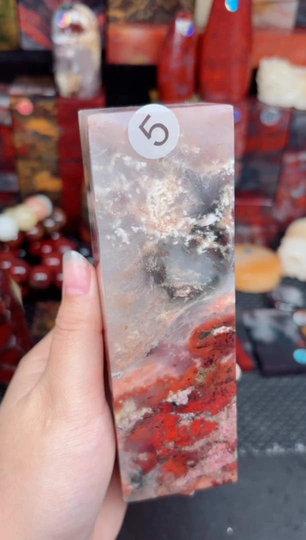 玉桂林鸡血玉印章摆件5