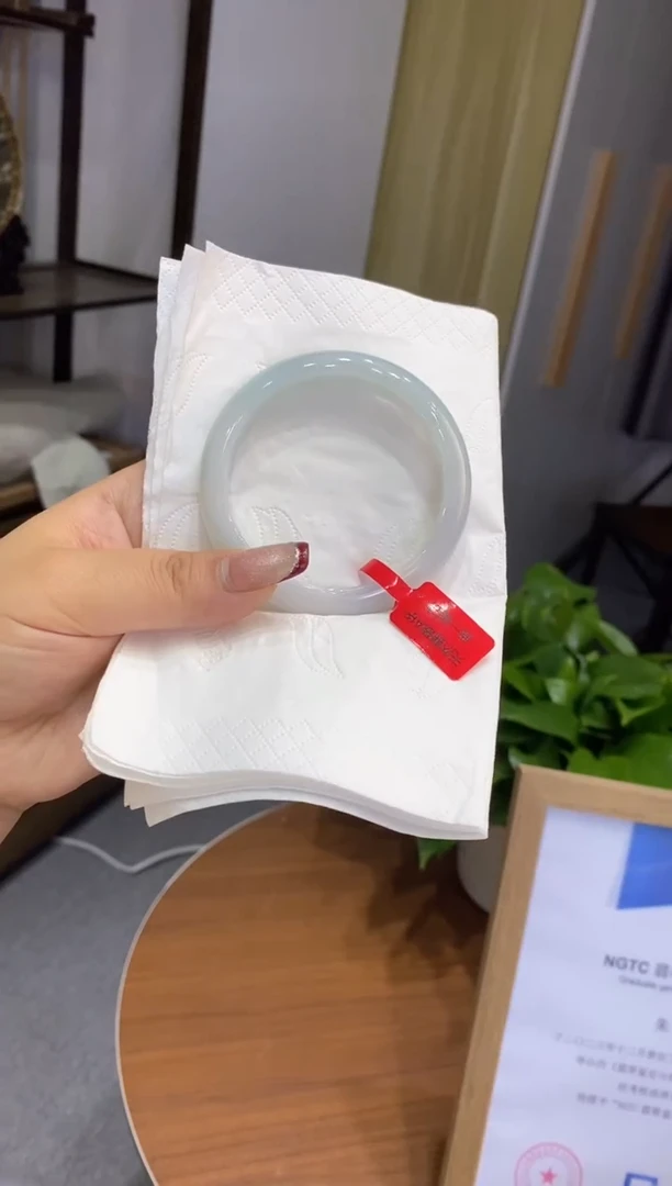 【闪购商品】翡翠手镯未镶嵌00009051