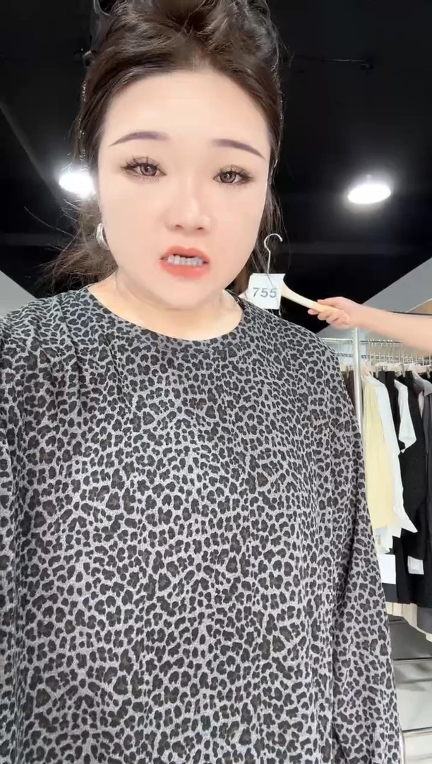 755-豹纹上衣···