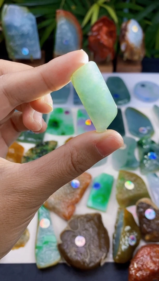 未镶嵌定制翡翠翡翠