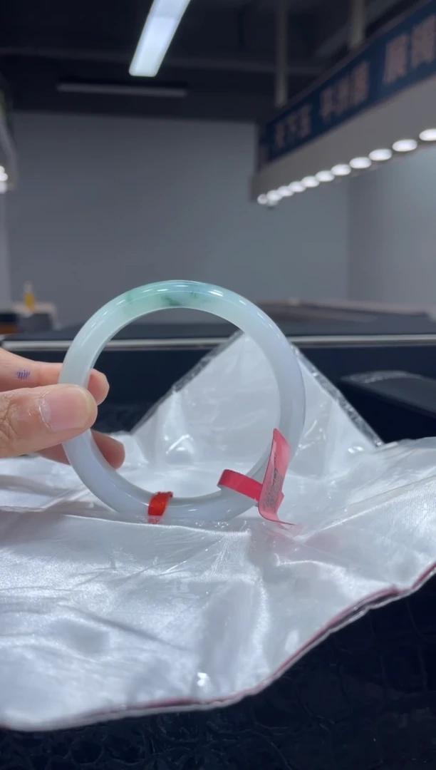 未镶嵌手镯翡翠3