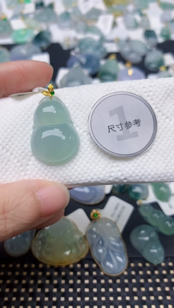 颈饰18K金镶嵌翡翠天然缅甸A货翡翠