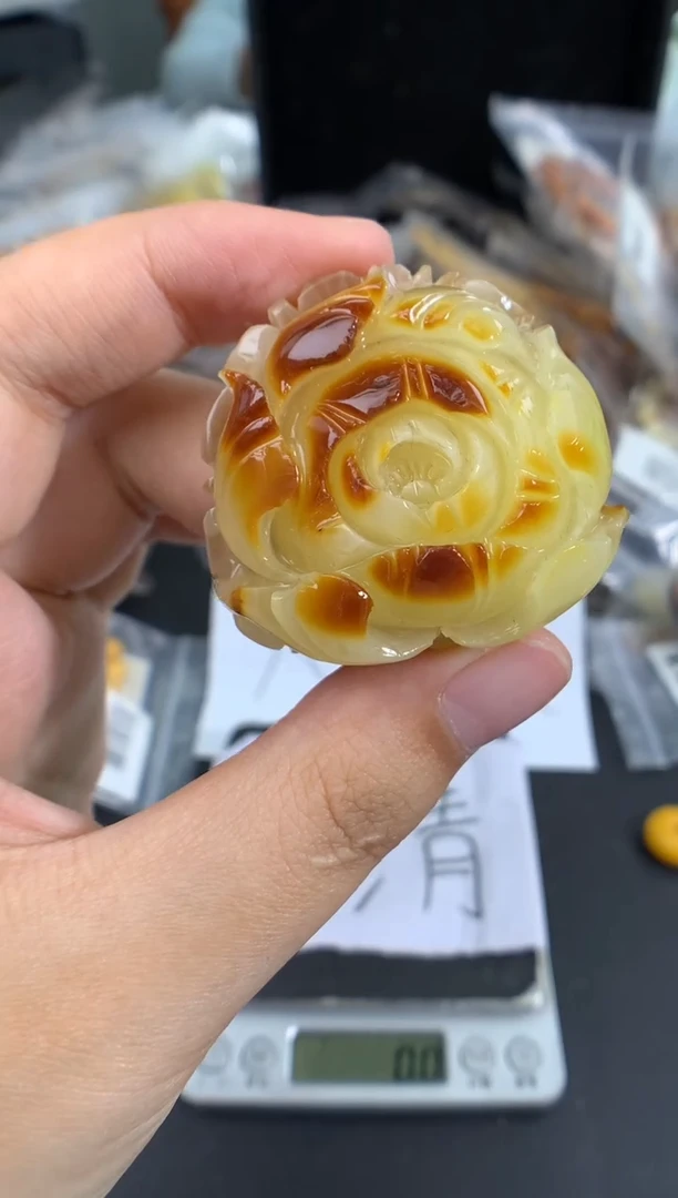 琥珀未镶嵌珠宝奇石1