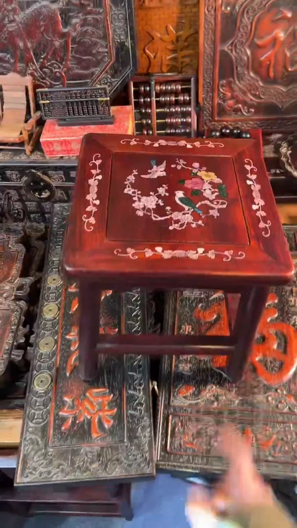 非洲紫檀（红花梨）凳子28x28x30cm