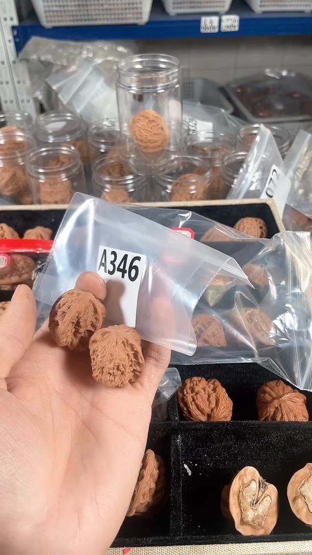 把件文玩核桃32野狼