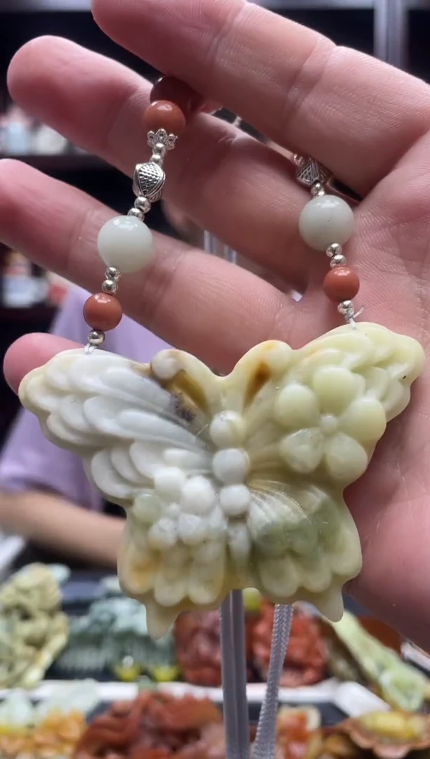 岫玉未镶嵌吊坠·
