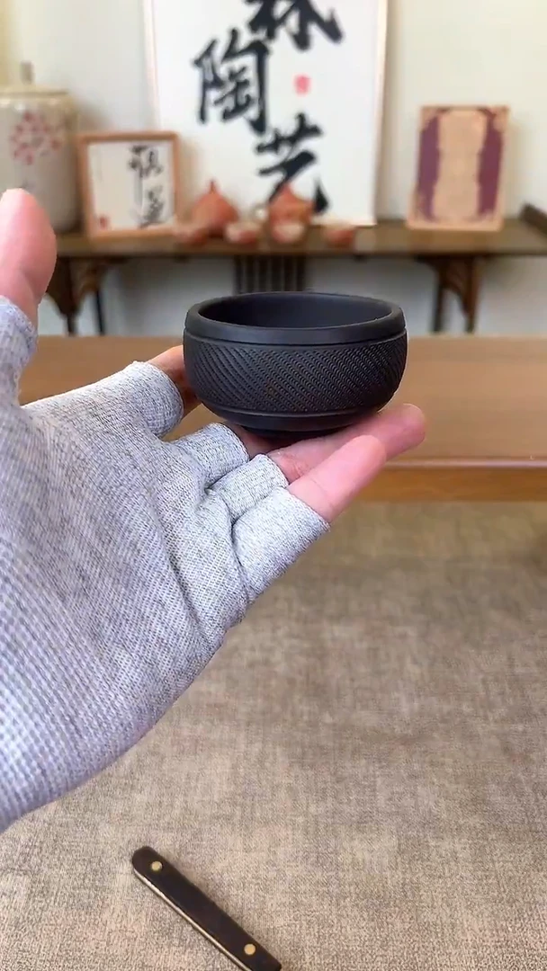 盈****亮跳刀杯6个。。。