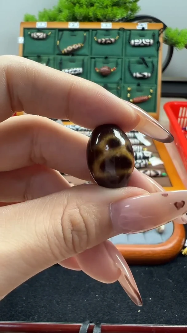 玛瑙/玉髓（覆膜）颈饰未镶嵌144.（微瑕）