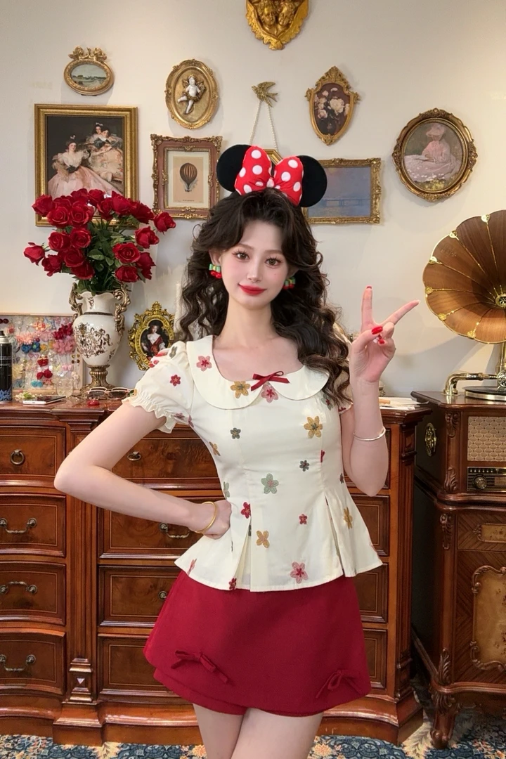 现货一生罗曼【米奇乐园】法式娃娃领刺绣收腰显瘦衬衫上衣 Y5399