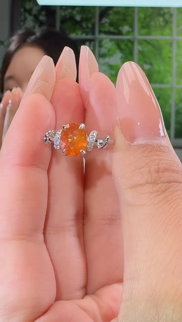 银S925镶嵌戒指石榴石（芬达石）戒指