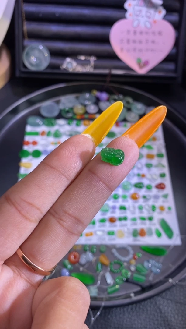未镶嵌挂件翡翠貔貅