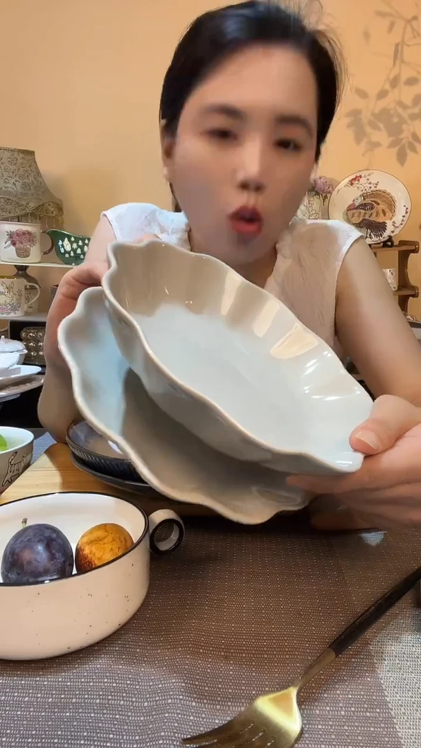 瓷片2个盘子  微瑕介意勿拍