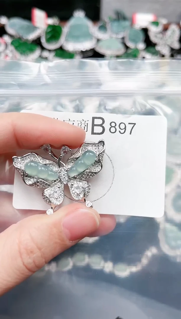 【闪购商品】翡翠颈饰未镶嵌897赠皮绳