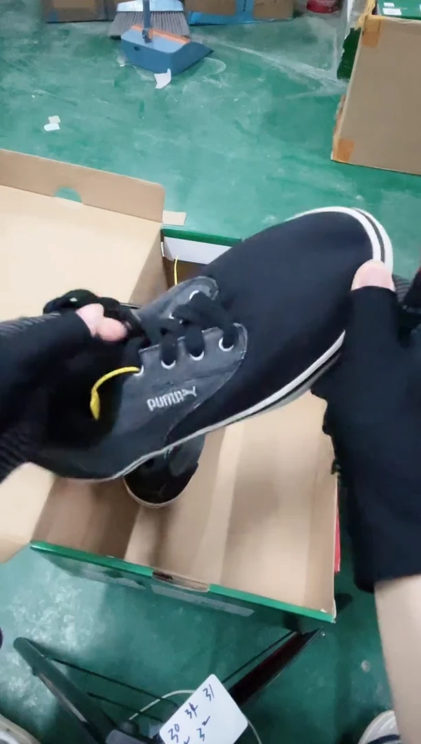 彪马时尚休闲运动鞋37M  Q18