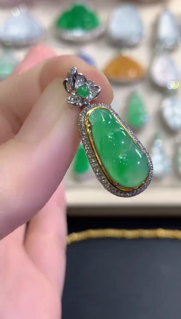 吊坠(不含链)18K金镶嵌翡翠秋日珠宝Q49