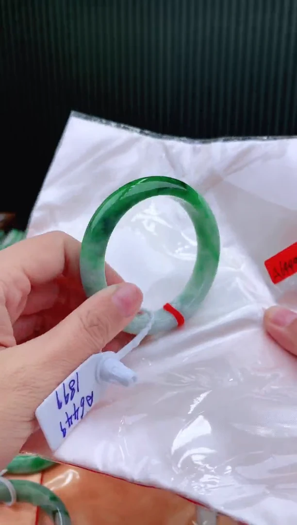 未镶嵌手镯翡翠55