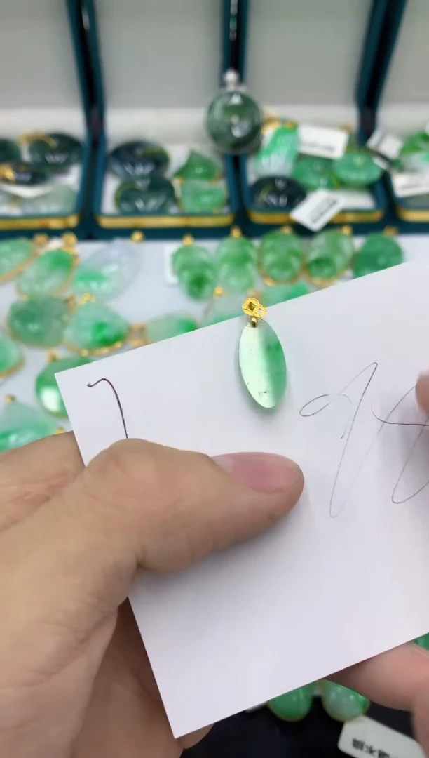 【闪购商品】翡翠颈饰18K金镶嵌11111111111